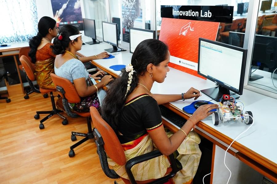 School of Engineering, Avinashilingam University Coimbatore ECE Lab photo 5